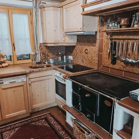 Haus In Den Bergen 롯지 *